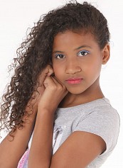 Emilly Paes de Barros