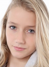 Nicole Tawane Martini Portes